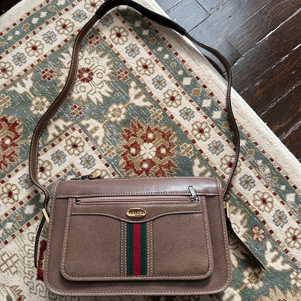 Gucci Tan Leather Crossbody with Signature Stripe - Picture 2 of 12